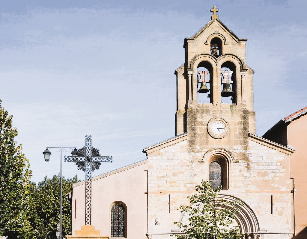 &Eacute;glise Notre-Dame-de-l'Assomption sur la place de Puyricard